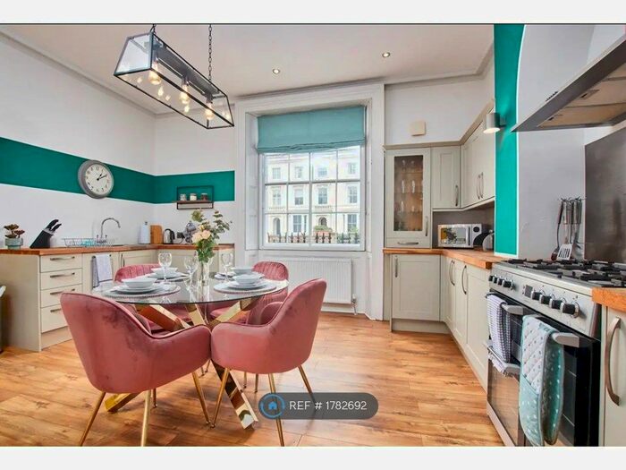 2 Bedroom Maisonette To Rent In Western Terrace, The Park, Nottingham, NG7