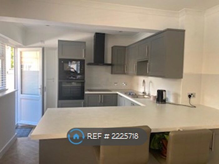 1 Bedroom Bungalow To Rent In Harwich Street, Whitstable, CT5