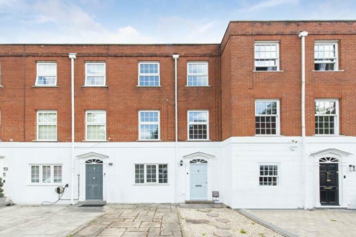 4 Bedroom Terraced House To Rent In Sussex Gardens, Highgate, N6