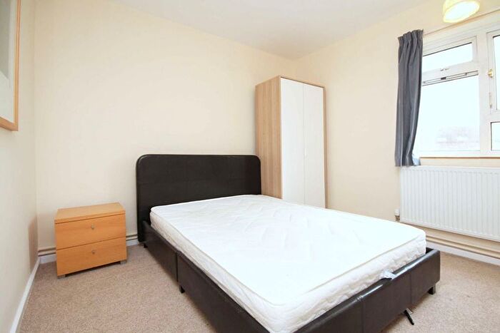 3 Bedroom Flat To Rent In Sheen Road, Richmond, TW9
