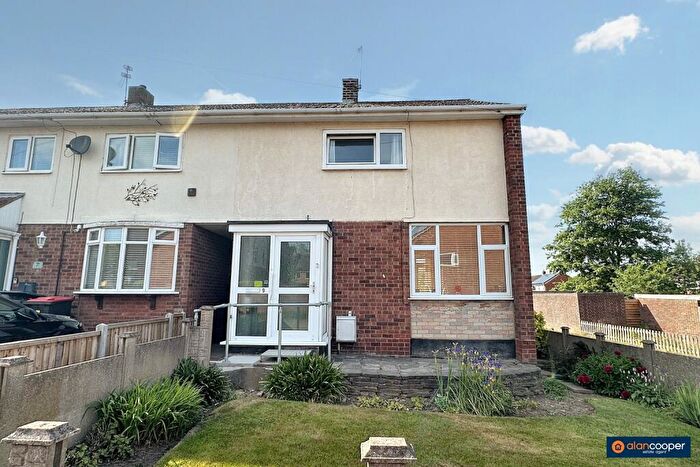 2 Bedroom End Of Terrace House For Sale In York Avenue, Atherstone, CV9