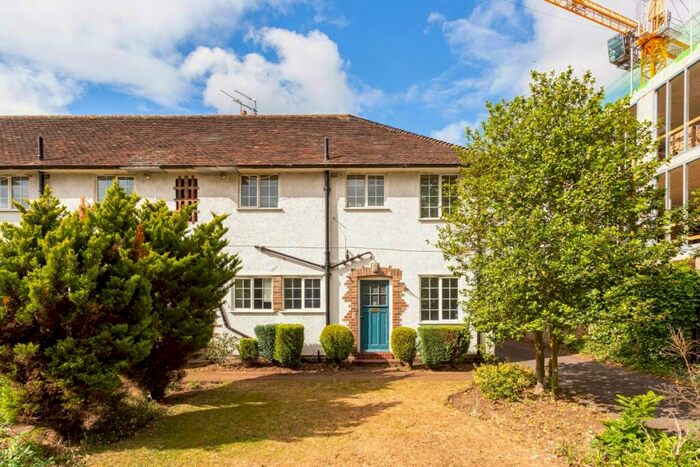 2 Bedroom Maisonette To Rent In Queens Road Weybridge, KT13