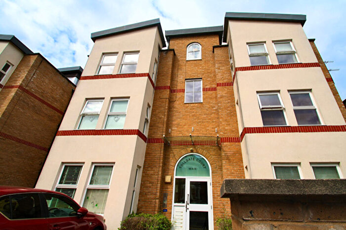 2 Bedroom Flat To Rent In Moreton Road, CR2