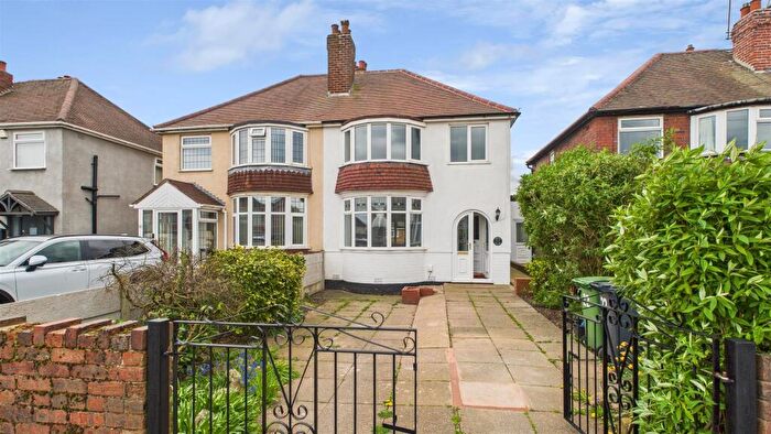 3 Bedroom Semi-Detached House To Rent In Graham Road, Halesowen, West Midlands, B62