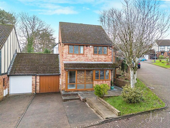 4 Bedroom Link Detached House For Sale In Gelli Aur, Treboeth, Swansea, SA5