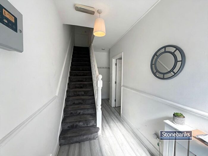 7 Bedroom Terraced House To Rent In Rosebank Avenue, Wembley, HA0