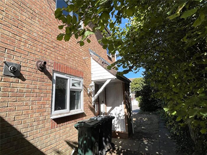 1 Bedroom Semi Detached House To Rent In Chatsworth Road, Dartford, Kent, DA1