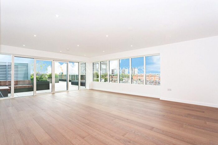 3 Bedroom Flat To Rent In Holland House, Fulham Reach, Parr's Way, Hammersmith, W6