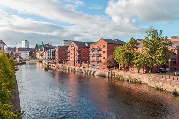 1 Bedroom Flat To Rent In The Chandlers, Leeds, LS2