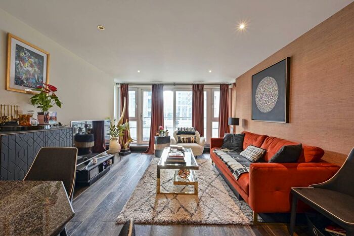 2 Bedroom Flat To Rent In Smugglers Way, Wandsworth, London, SW18