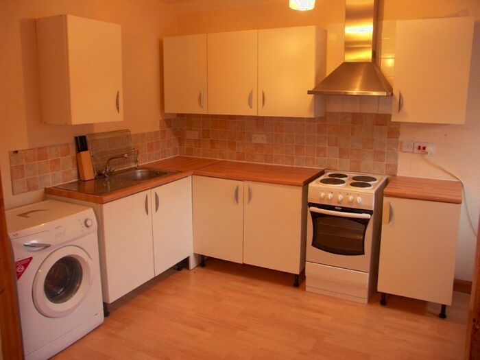 3 Bedroom Flat To Rent In Bitterne Road East, Bitterne, Southampton SO18