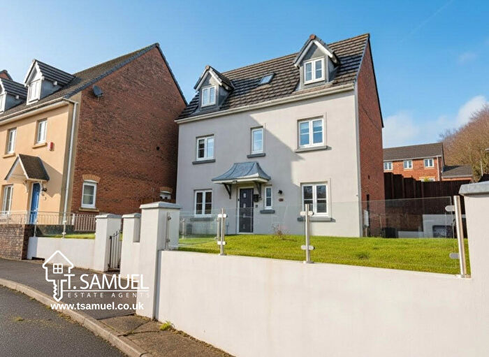 4 Bedroom Detached House For Sale In Cae Coed, Aberdare, CF44