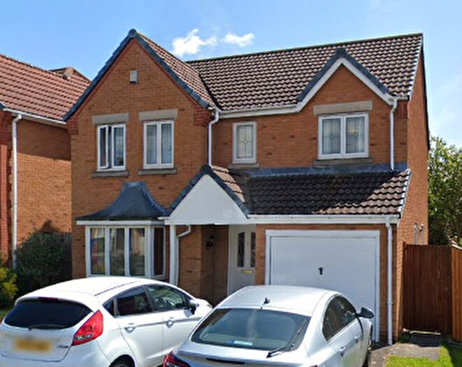 4 Bedroom Detached House To Rent In Holme Park Avenue, S41