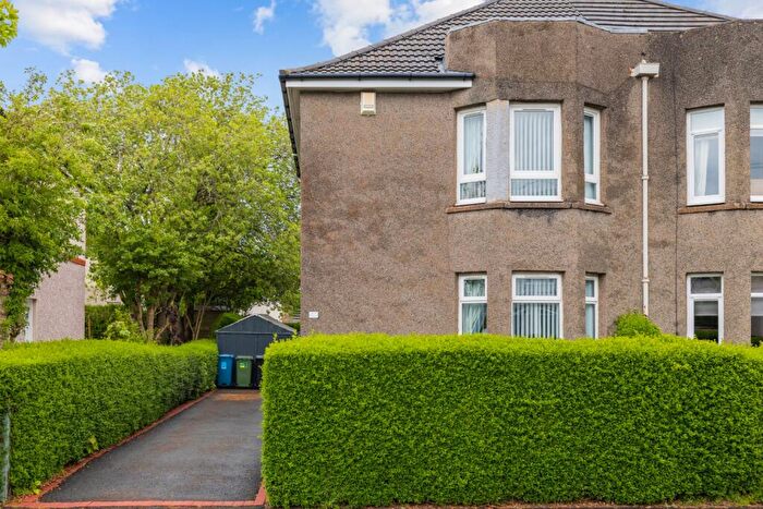 3 Bedroom Semi-Detached House For Sale In Lanton Drive, Cardonald, Glasgow, G52