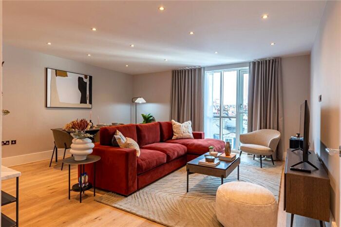 2 Bedroom Apartment To Rent In Baker Street, London, NW1