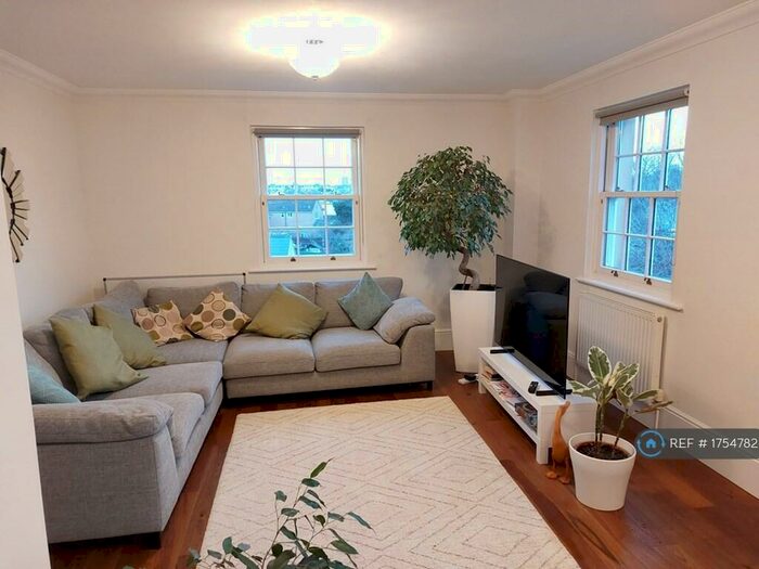 2 Bedroom Flat To Rent In The Park, Cheltenham, GL50