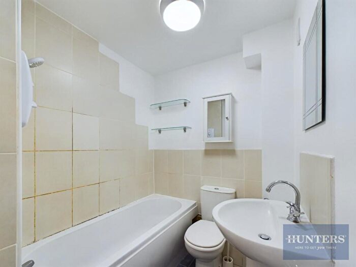 1 Bedroom Flat For Sale In Reddings Road, The Reddings, GL51