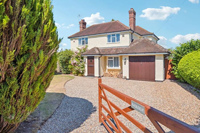 4 Bedroom Detached House For Sale In Crowbrook Road, Monks Risborough, HP27