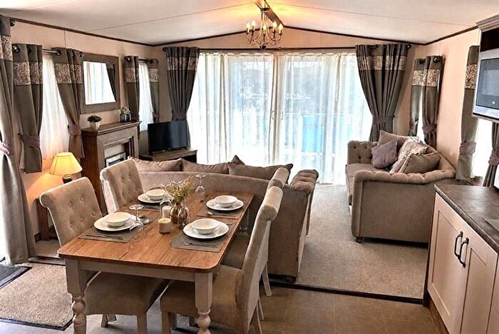 3 Bedroom Park Home For Sale In Hendra Croft, Newquay, TR8