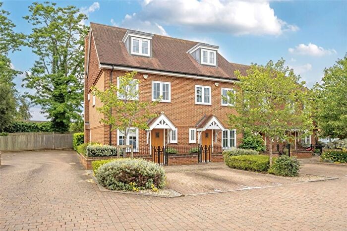 3 Bedroom Terraced House For Sale In Walsham Mews, Woking, GU23
