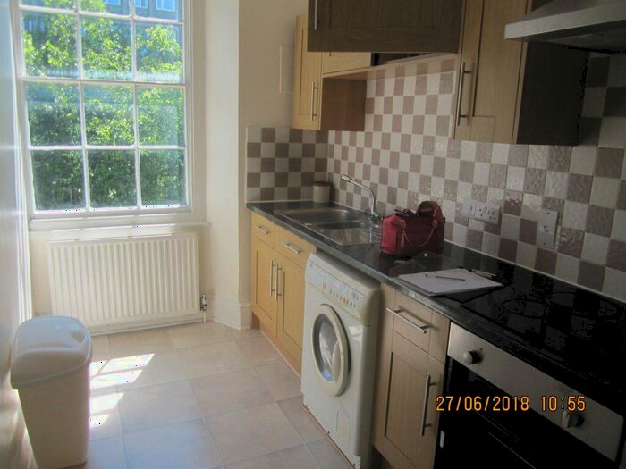 4 Bedroom Maisonette To Rent In Buckingham Place Top Ref, BS8