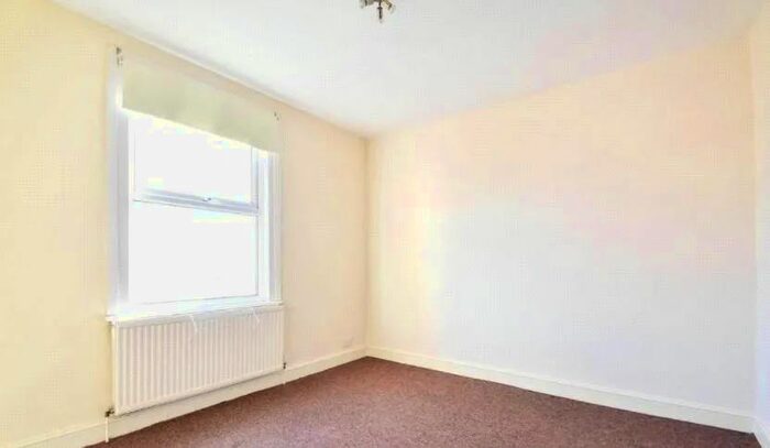 1 Bedroom Flat To Rent In High Road, North Finchley, London, N12