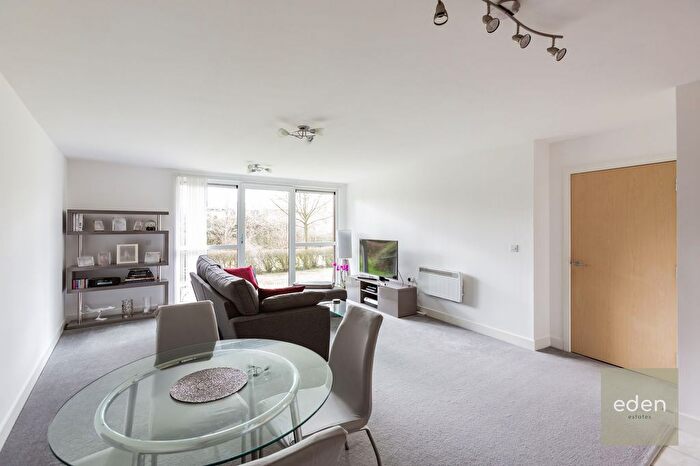 2 Bedroom Flat For Sale In Sandling Lane, Sandling Park, ME14