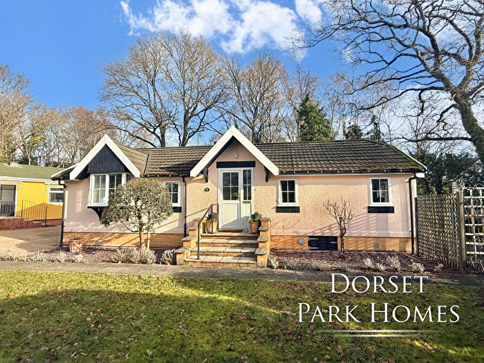 Park Home For Sale In Dewlands Park, Verwood, Dorset, BH31