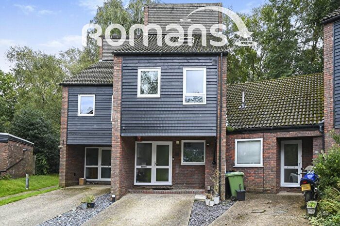 3 Bedroom Town House To Rent In Northcott, Bracknell, RG12