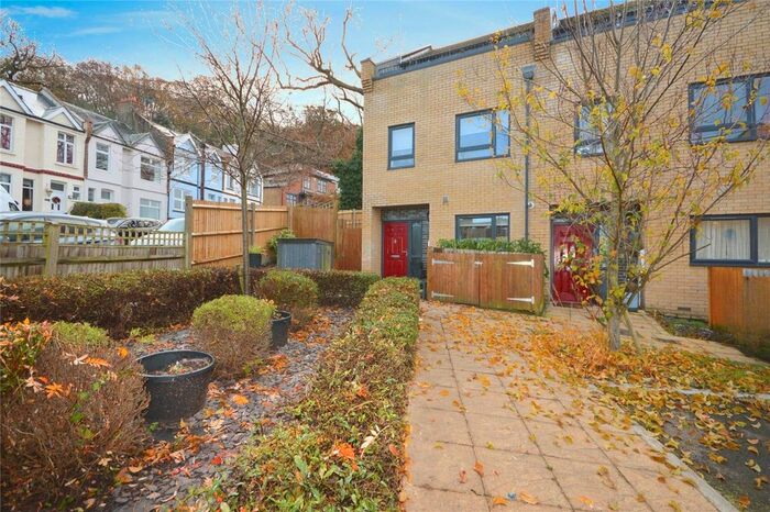 4 Bedroom End Of Terrace House To Rent In Potter Close, London, SE2