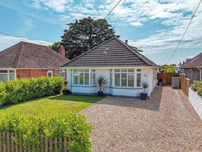 4 Bedroom Chalet For Sale In Kennard Road, New Milton, BH25