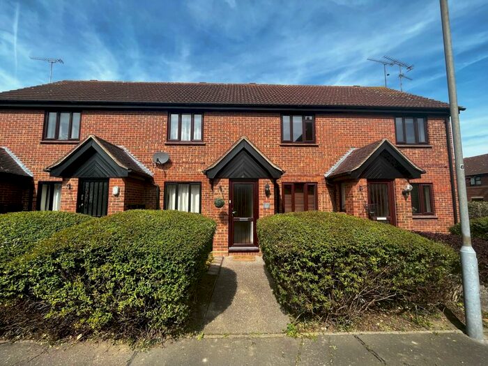 2 Bedroom Maisonette To Rent In Goddard Way, Chelmsford, CM2
