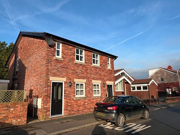 2 Bedroom Flat To Rent In School Lane, Preston, PR4