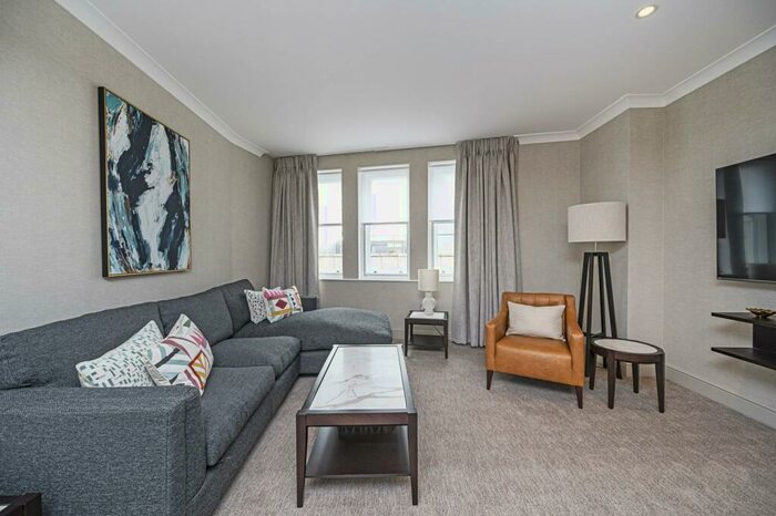 2 Bedroom Penthouse To Rent In Bow Lane, St Pauls, London, EC4M