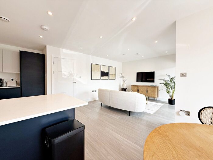 1 Bedroom Flat To Rent In Nord Court, Northolt, UB5