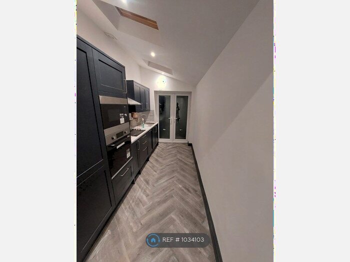 3 Bedroom Semi-Detached House To Rent In Stockton Road, Darlington, DL1