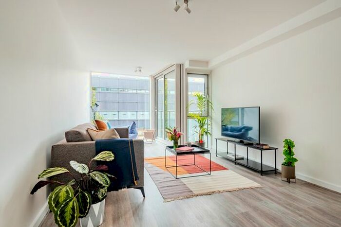 2 Bedroom Flat To Rent In Kentish Town Road, Camden, London, NW1