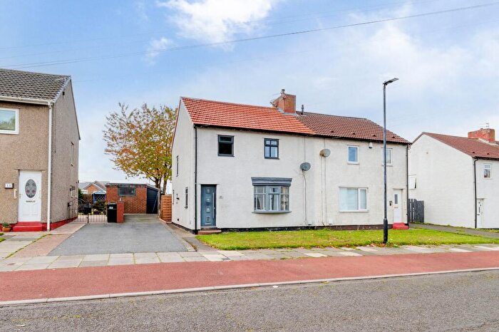 3 Bedroom Semi-Detached House For Sale In Killingworth Avenue, Backworth, NE27