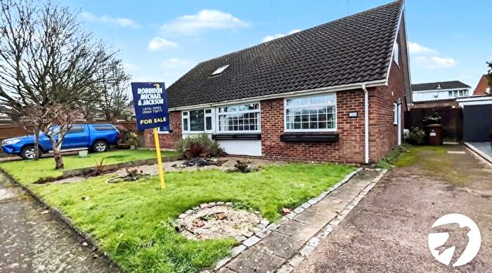 3 Bedroom Bungalow For Sale In Burleigh Close, Rochester, Kent, ME2