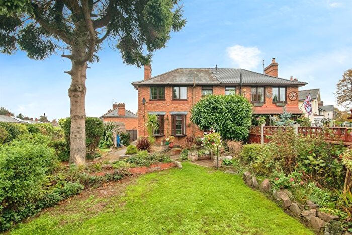 3 Bedroom Semi-detached House For Sale In Hales Road, Wednesbury, WS10