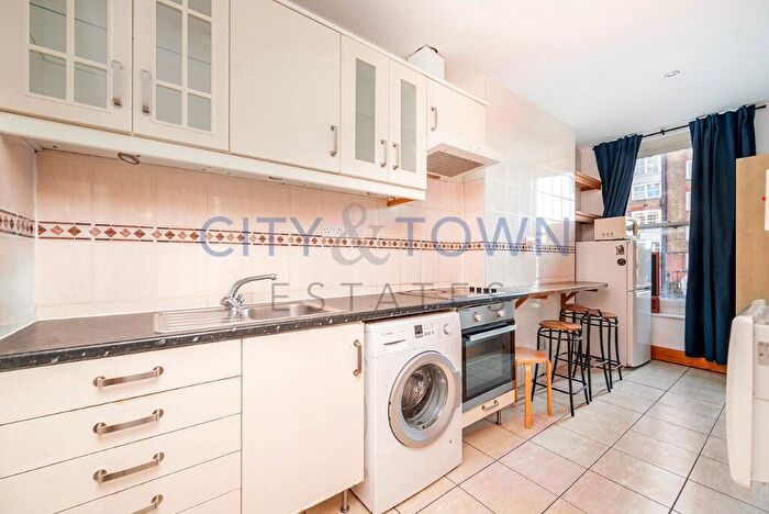 3 Bedroom Flat To Rent In Stoke Newington Church Street, London, N16