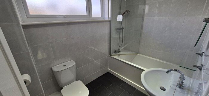 3 Bedroom End Of Terrace House For Sale In Embley Close, Calmore, Totton, Southampton, SO40