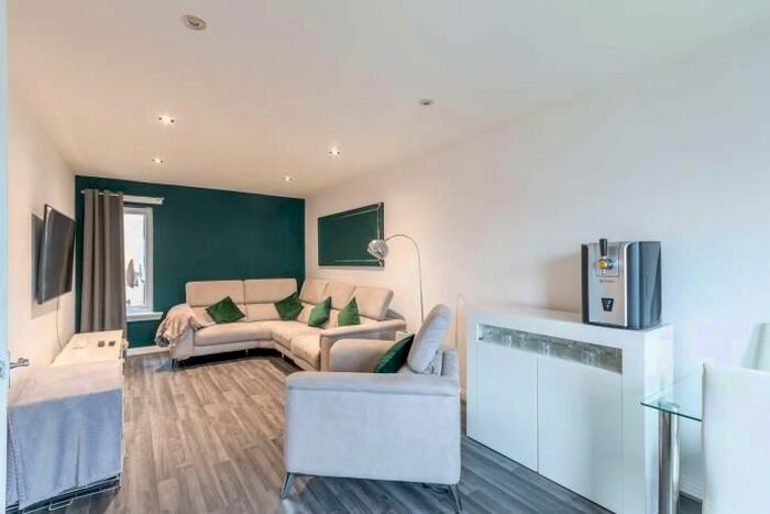 2 Bedroom Flat To Rent In Fowlers Court, Prestonpans, EH32