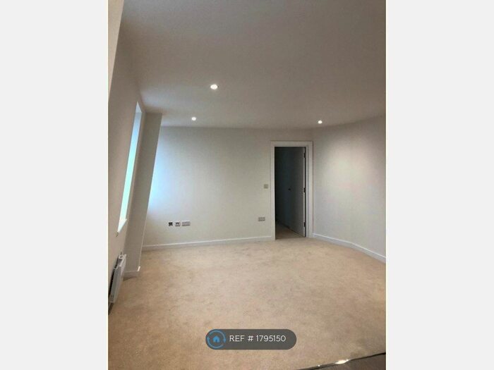 2 Bedroom Flat To Rent In Bath Road, Brislington, Bristol, BS4