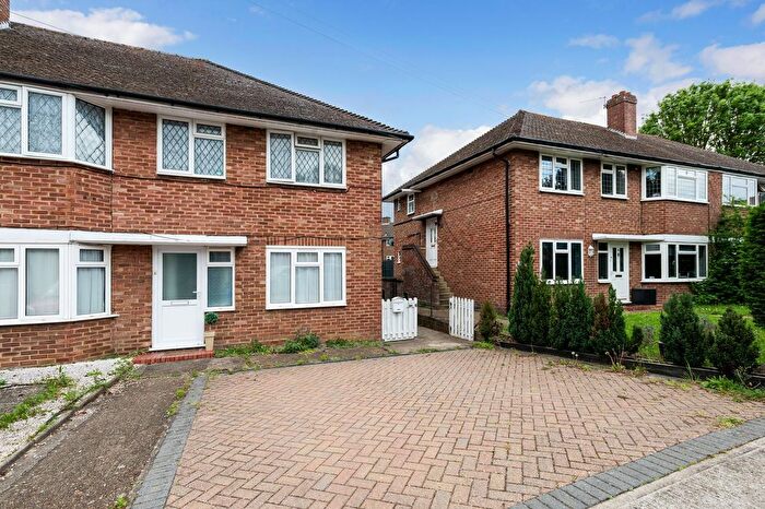 2 Bedroom Flat For Sale In Reynolds Avenue, Chessington, KT9