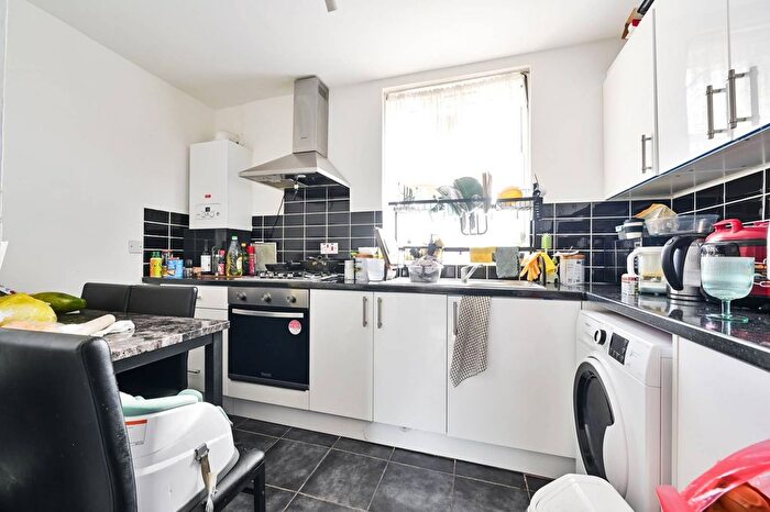 1 Bedroom Flat To Rent In Fulham Court, Parsons Green, London, SW6