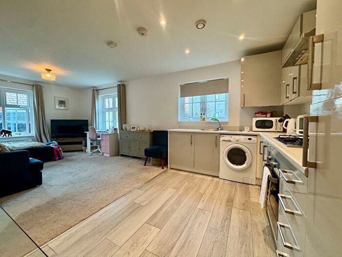 2 Bedroom Flat For Sale In Heath Grove, Herne Bay, CT6