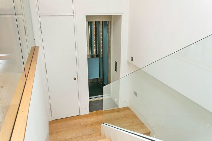3 Bedroom Flat For Sale In Warwick Court, High Holborn, WC1R