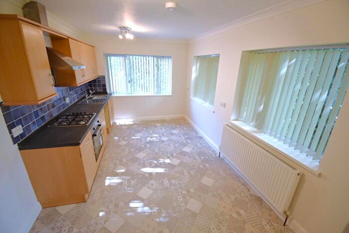 3 Bedroom Flat To Rent In Bankgate, Slaithwaite, Huddersfield, HD7
