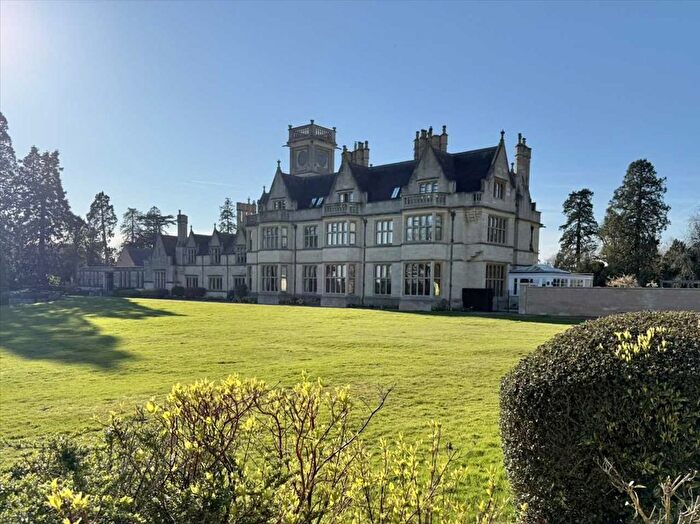 3 Bedroom Flat For Sale In Widmerpool Hall, Keyworth Road, Nottingham, NG12